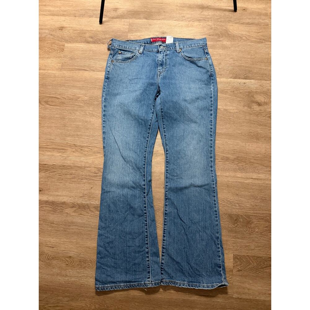Vintage Y2K Levi's 515 Nouveau Boot Cut Jeans Women's Size 12 Medium Wash Denim - Picture 2 of 9